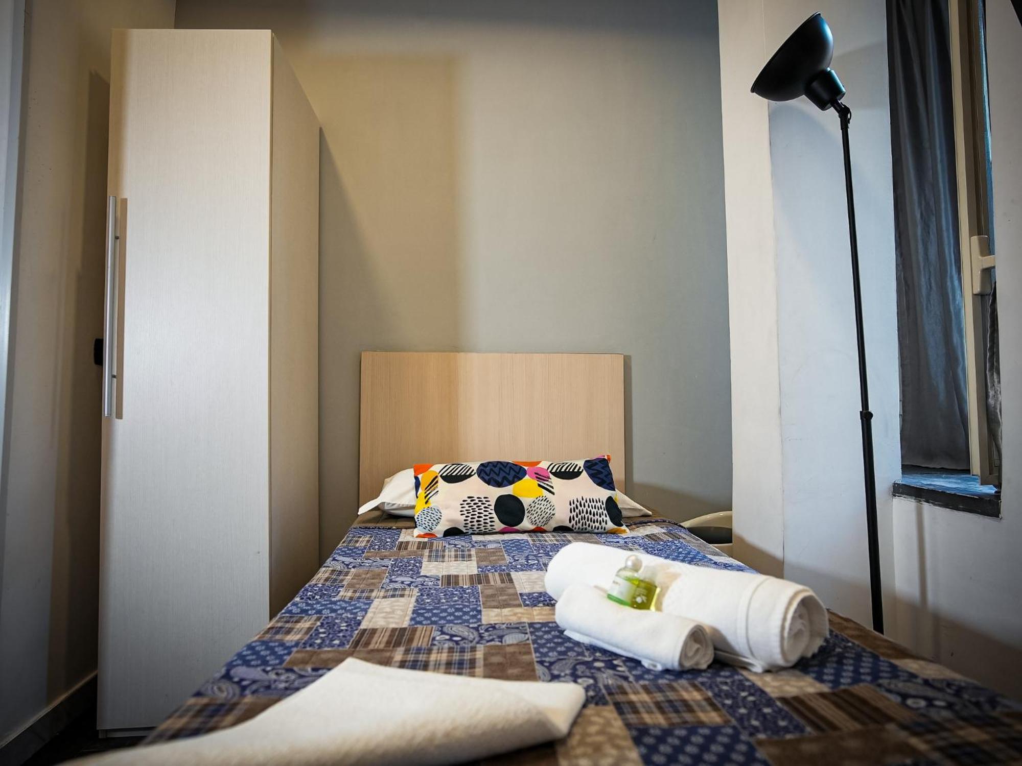 Gate 40 Guest house 2*